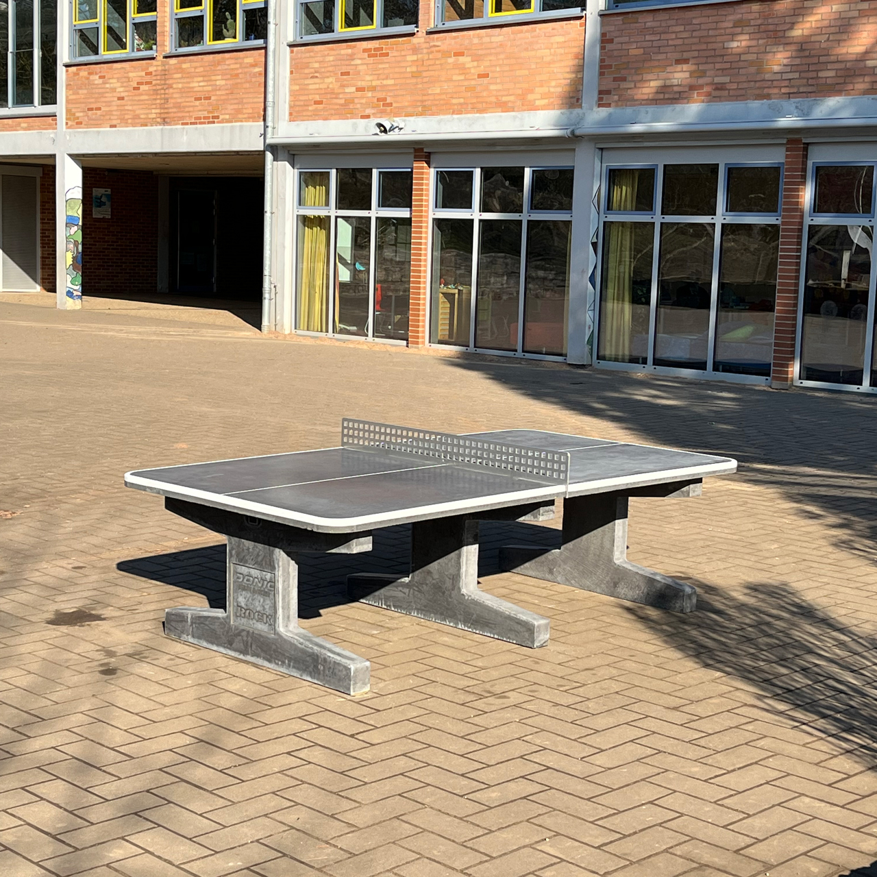 Outdoor-Beton-Tischtennisplatte "Rock"