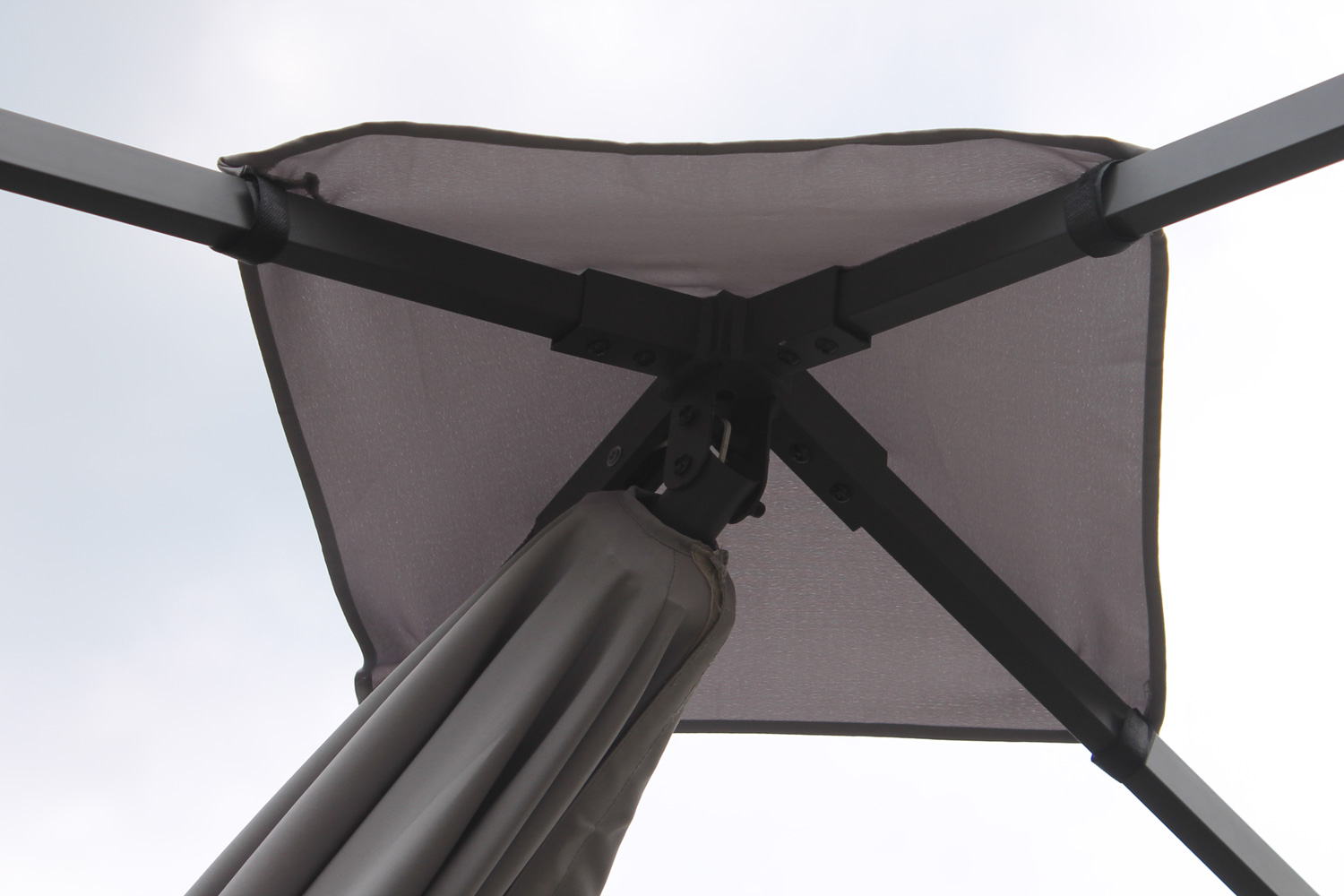 Pavillon "Madita" Detail Dach