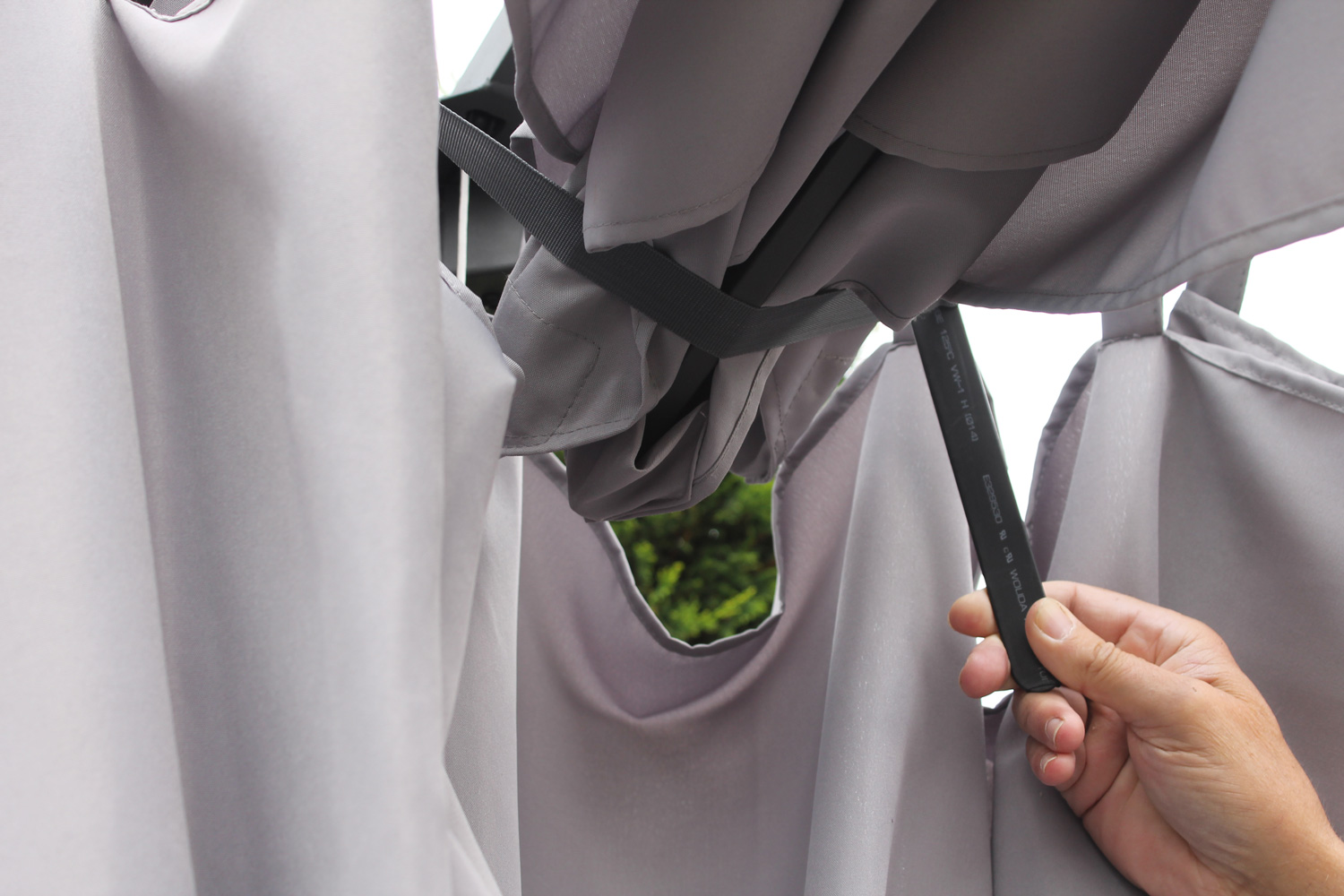 Pavillon "Madita" Detail Befestigung