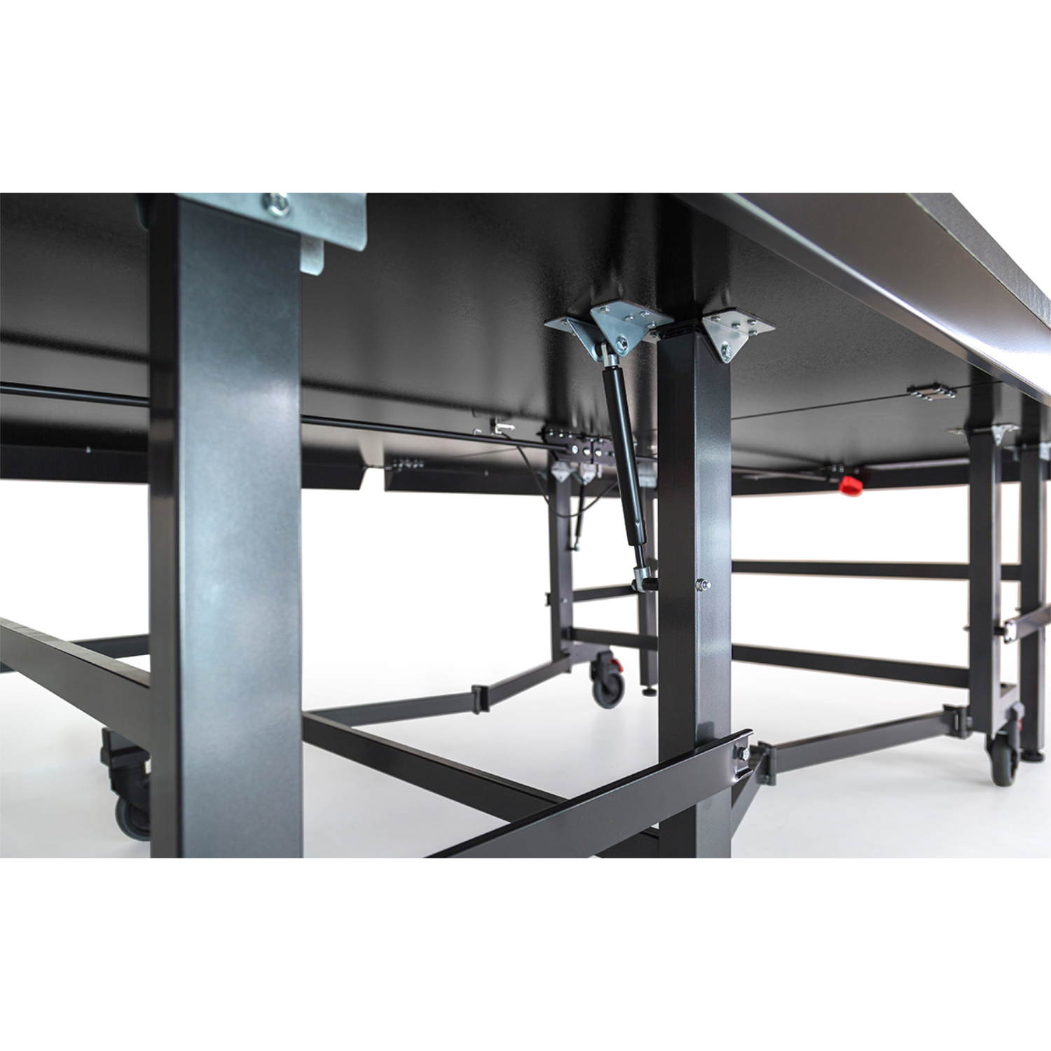 robustes Untergestell, hält auch intensiven Matches stand